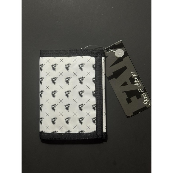 Y2K Famous Stars And Stripes White‎ Wallet